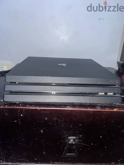 PlayStation 4 Pro 1TB مستعمل للبيع