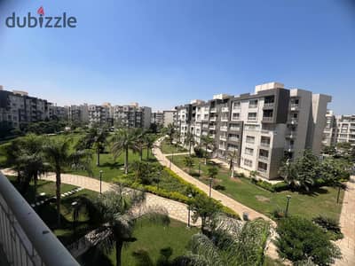 Apartment for sale in Madinaty in b12 with a wide garden view and a northern direction, area 200 square meters, special finishes Apartment for sale in Madinaty in b12 with a wide garden view and a northern direction, area 200 square meters, special finishes