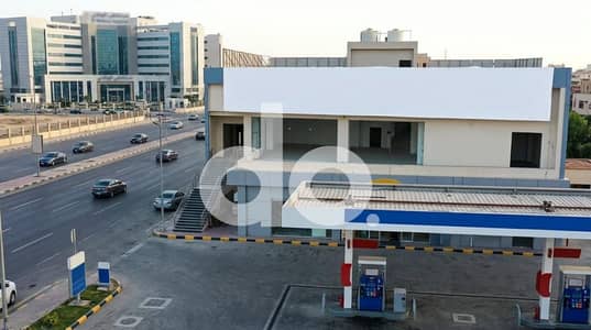 مقر  تجاري 240م بمدخل منفصل للإيجار على طريق السويس مباشرة