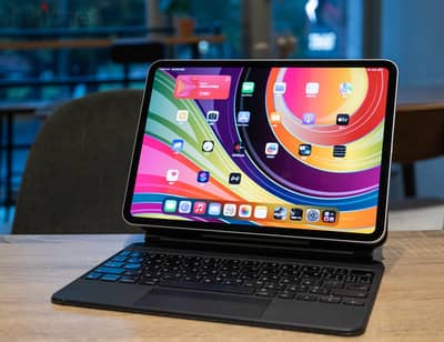Ipad Pro 13" 256 with Apple magic keyboard and pencil pro