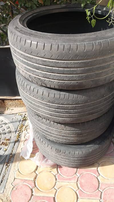 طقم كوتش مقاس 17 /٤٥/٢٢٥ بحاله جيده