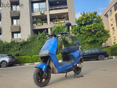 SCOOTER  غير خاضع لقانون المرور