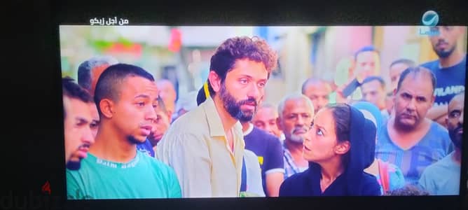 شاشة سامسونج ٤٠ بوصه حالة جيدة جدا معاها الموت الاصلي ومفتوح لها باقات