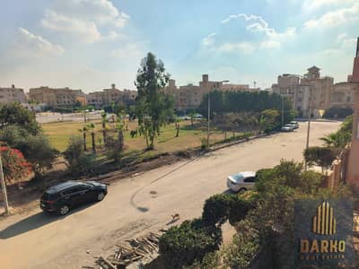 - Apartment 190m with landscape view in the villas area west of Sumid - steps from Al-Huda School and Al-Mufti Mosque - next to the University of Egypt and Mall of Arabia