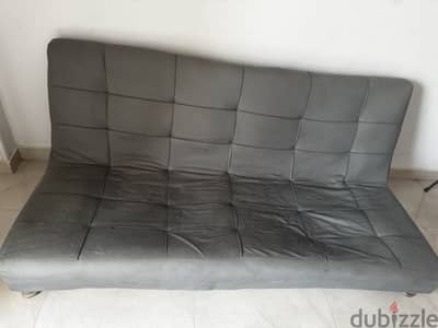 Used, fold-out mechanism/futon style