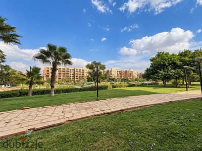 شقة للبيع أرضي 190م + جاردن 70م بفيو مجرى السيل – مدينتي B2