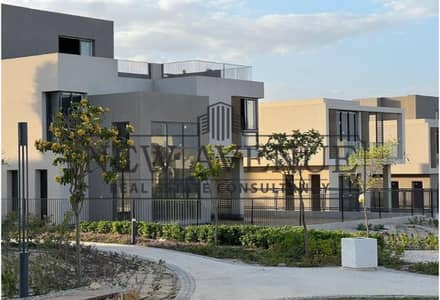 تاون هاوس فيلا كورنرللبيع بموقع مميز متشطبه بالكامل في سوديك ايست هليوبوليس الجديدة