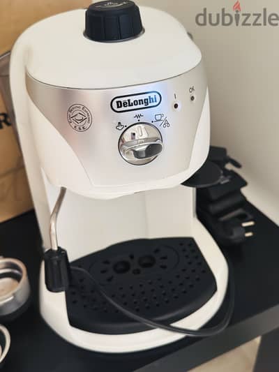 ماكينة قهوة ديلونجي - Coffee Machine Delonghi