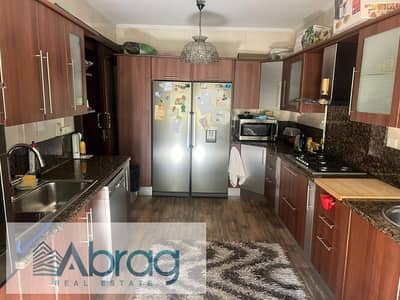 Twin house for rent, 303m, located in the Greens compound, Sheikh Zayed
