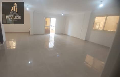 شقه للايجار السكني الفاضي في تقسيم اللاسلكى