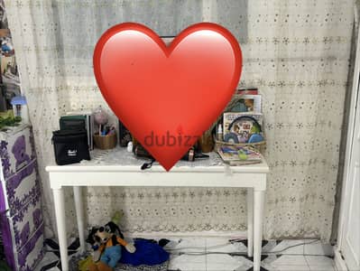 مكتب يصلح لمكتب ومرايا انوار
