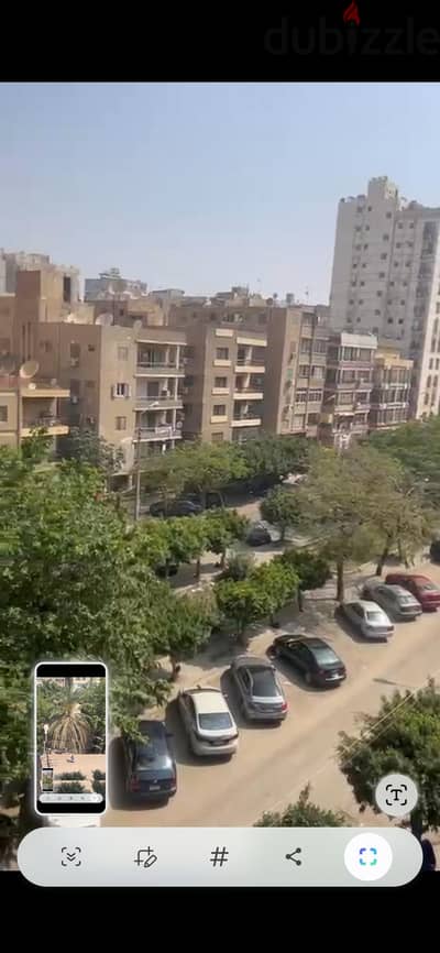 شقه بشارع رئيسي بالنزهه الجديده