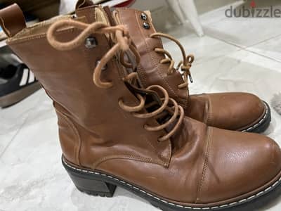شوز هاڤ بوت مقاس ٣٩
