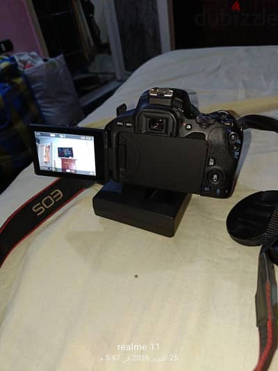 كاميرا Canon EOS 200D بحالة ممتازة