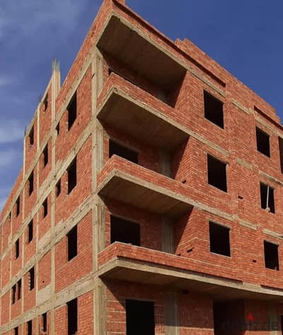 Apartment for sale 215m first floor north corner building corridor in the main residential area October fourth piece from the boulevard axis delivery in 5 months from the owner with a 50% down payment steps from Mall of Arabia