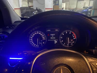 Mercedes-Benz B180 2014