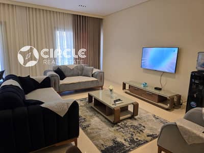 شقة لقطة ١٦٥م للإيجار المفروش (مدد قصيرة) بالدور الثالث في كمبوند تسعين أفينيو (90 Avenue) التجمع الخامس! غرفتين نوم بسعر ٧٠ ألف شهرياً!