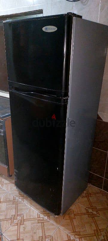 تلاجه بحاله كويسه