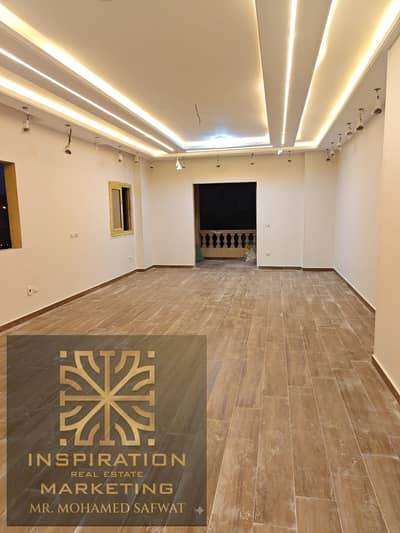أول سكن أرضي بجاردن ومدخل خاص 3 غرف (سكني/إداري) باللوتس الشمالية - كود R724