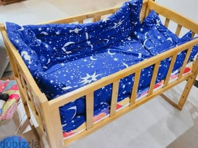 سرير اطفال خشب