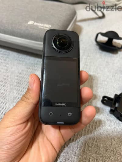 كاميرا insta360 x3 حاله ممتازه ب الشنطه الاصليه