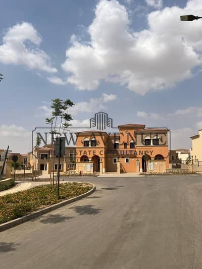 ڤيلا مستقلة للبيع أول صف جولف بكمبوند سيتي جيت City gate في مرحلة جارنيت بمقدم وإقساط من اميز المواقع في الكمبوند شركة ديار القطرية
