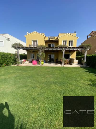 A fully finished and furnished villa in Mountain View Ras El Hekma – Dello phase, boasting a prime location directly on the seafront.