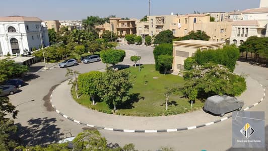 شقة للإيجار كمباوند بيفرلي هيلز مرحلة الفيلات مرحلة تانية