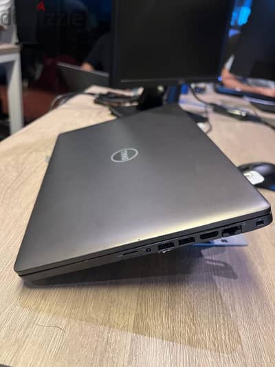 Laptop Dell Latitude 5400 لابتوب