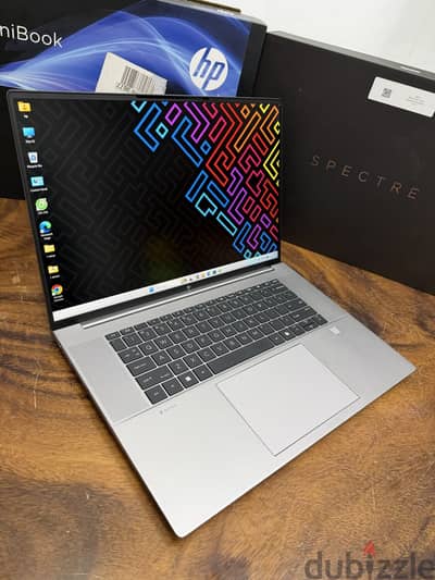 HP Zbook 16 Studio G11 بروسيسور ULTRA 7 بكارت RTX 1000 Ada فعلي 6 جيجا