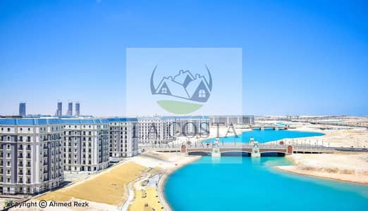 شقة للبيع في الحي اللاتيني العلمين الجديدة بالقرب من طريق الساحل الشمالي ومدينة العلمين الجديدة  شقة للبيع في الحي اللاتيني بموقع بحري