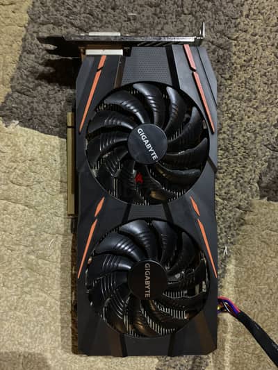 RX 580 8GB ( gigabyte )