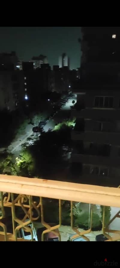 شقة للايجار في مدينة نصر عند مسجد بلال   ٣ غرف   حمام  مطبخ