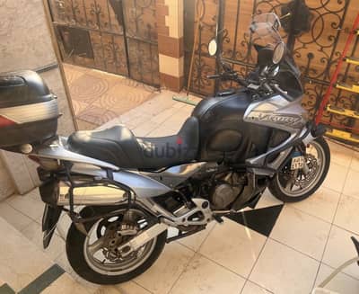 هوندا فراديرو 1000 cc