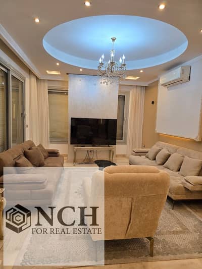 **دوبلكس مفروش بحديقة خاصة للإيجار في بالم هيلز فيليدج جيت – Palm Hills Village Gate**  فرصة مميزة لاستئجار دوبلكس مفروش بالكامل داخل كمبوند بالم هيلز