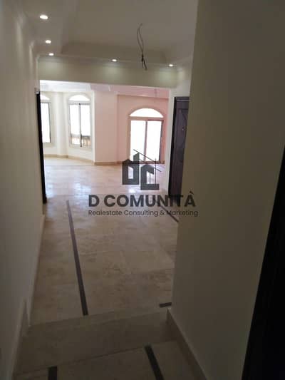 شقة سكنية راقية للإيجار بمساحة 225 متر في النرجس 8 فيلات (التجمع الخامس) – فيو جاردن، دور ثاني، 3 غرف نوم، و3 حمامات شقة سكنية راقية للإيجار بمساحة 225 متر في النرجس 8 فيلات (التجمع الخامس) – فيو جاردن، دور ثاني، 3 غرف نوم، و3 حمامات