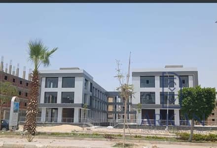 SB Shop for Sale on the Service Axis of October Gardens next to the Liver and Digestive Hospital