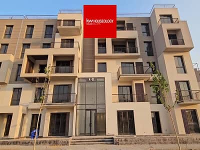 بالتقسيط علي 10 سنين استلم فوري شقه 3 غرف برايم لوكيشن متشطبه بالكامل في سوديك ايست Sodic East