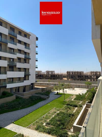 بدون مقدم اخر شقه ارضي بجاردن برايم لوكيشن متشطبه بالكامل للبيع بكمبوند البروج مدينة الشروق استلام سنتين فقط - Alburouj
