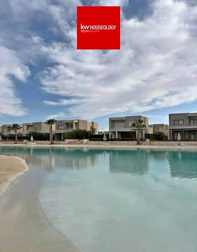 بأقل من سعر الشركه تاون هاوس صف اول لاجون برايم لوكيشن متشطب  و مفروش high end - استلام فوري جاهز لمعاينه