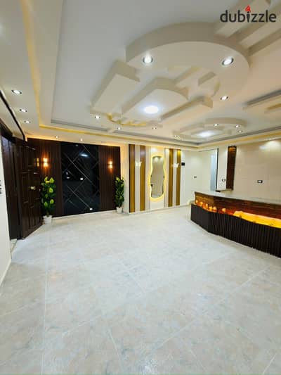 شاليه للبيع في اسكندرية شاطئ النخيل رابع عماره من البحر مباشر بجوار الشارع الرئيسى كاش او تقسيط علي 12شهره
