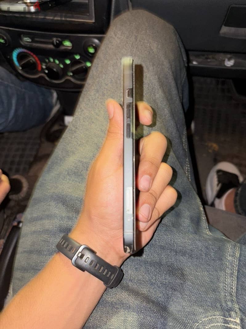 Apple - iPhone 15 4