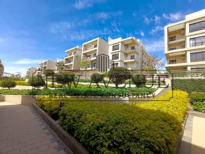 شقة أرضي بحديقة  3 غرف بسعر اقل من السوق في افضل موقع  للبيع في  Fifth Square القاهرة الجديدة  |
