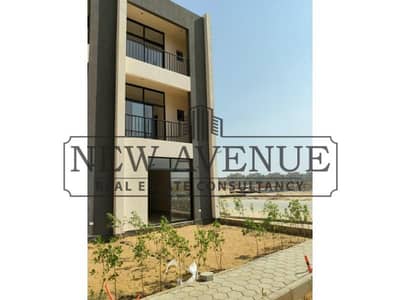 تاون هاوس ميدل استلام فوري للبيع في مونتنابليون في مستقبل سيتي متشطبة بالكامل -  Montenapoleone Mostakbal City