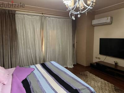 شقة ٢٥٠ م للبيع متشطبك بالكامل والفرش بالتجمع الاول شقة ٢٥٠ م للبيع متشطبك بالكامل والفرش بالتجمع الاول