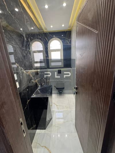 Townhouse for sale in Stone Park Compound at a bargain price! Ultra-super-lux finished, ready to move in, prime location.