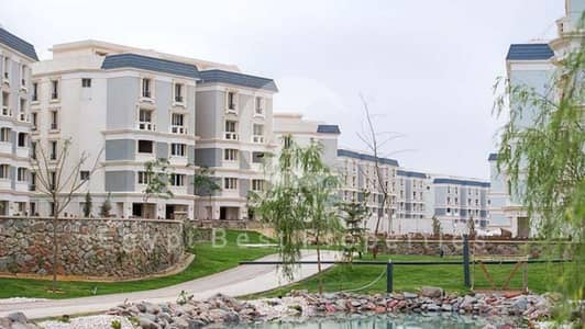Prime location Ready to move 3 bedrooms 274m apartment for sale at Mountain view Hyde park compound New Cairo