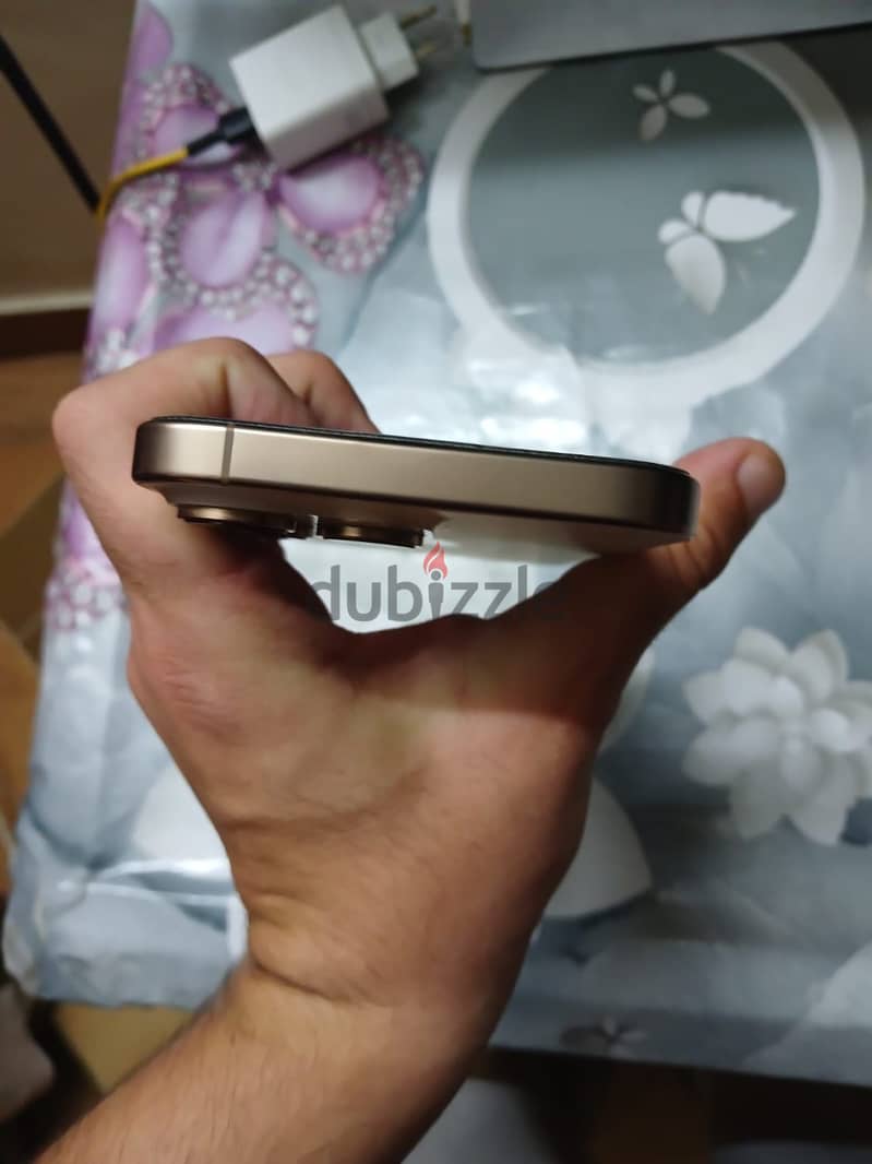 Apple - iPhone 16 Pro Max 1