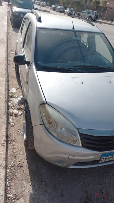 رينو سانديرو 2013
