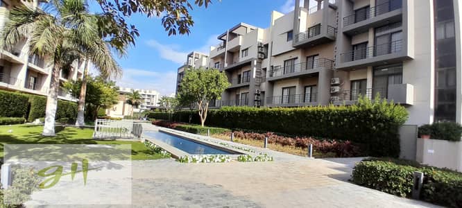 شقة للبيع بموقع مميز جدًا في فيفث سكوير من المراسم | 250 متر² | 3 غرف نوم | غرفة مربية | تشطيب كامل بالتكييفات